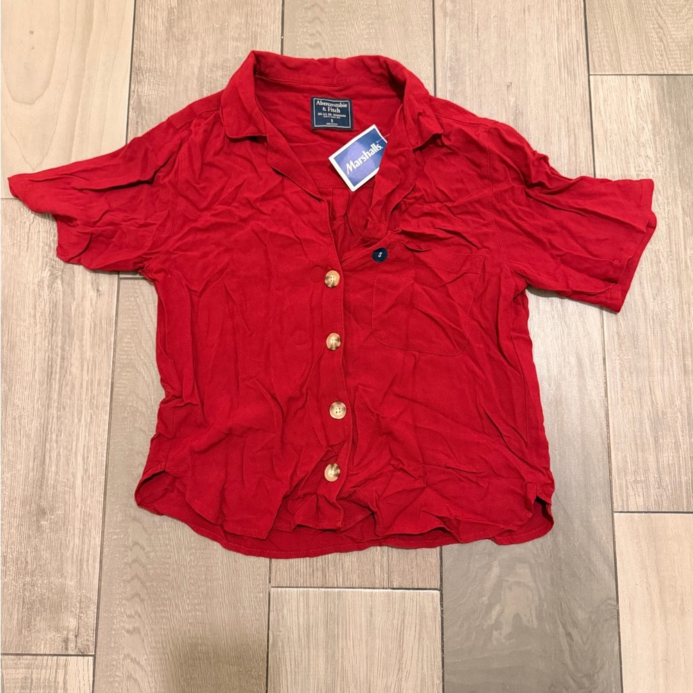 Abercrombie & Fitch Red Short-Sleeve Button-Down Shirt